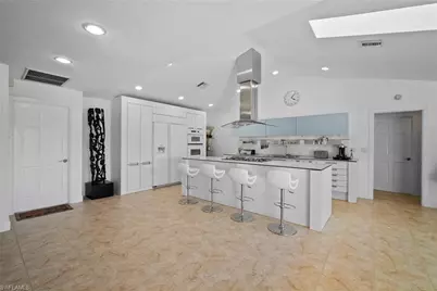 319 Pirates Bight, Naples, FL 34103 - Photo 9