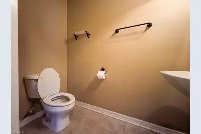 1044 Sleepy Oak Dr, Zephyrhills, FL 33543 - Photo 5