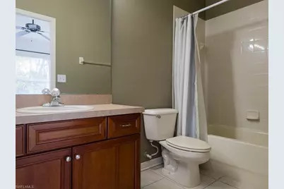 1044 Sleepy Oak Dr, Zephyrhills, FL 33543 - Photo 19