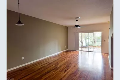 1044 Sleepy Oak Dr, Zephyrhills, FL 33543 - Photo 7