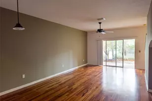 1044 Sleepy Oak Dr, Zephyrhills, FL 33543 - Photo 7