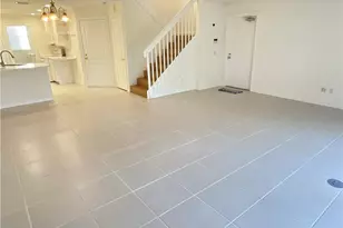 5549 Cove Cir, Naples, FL 34119 - Photo 7