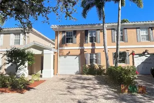 5549 Cove Cir, Naples, FL 34119 - Photo 1