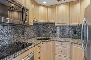 140 Seaview Ct, Marco Island, FL 34145 - Photo 7