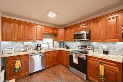 4240 Perth Ct, North Fort Myers, FL 33903 - Photo 5