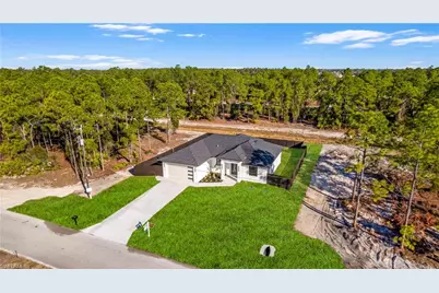 521 Allison St E, Lehigh Acres, FL 33974 - Photo 5