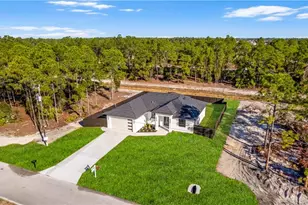 521 Allison St E, Lehigh Acres, FL 33974 - Photo 5