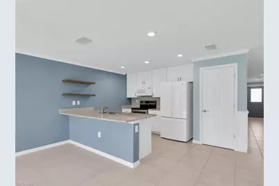 731 Hadley Pl W, Naples, FL 34104 - Photo 15