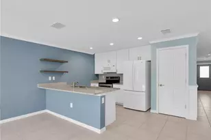 731 Hadley Pl W, Naples, FL 34104 - Photo 15