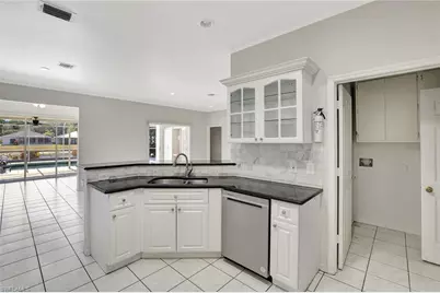 173 Stanhope Cir, Naples, FL 34104 - Photo 11