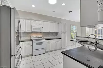 173 Stanhope Cir, Naples, FL 34104 - Photo 9