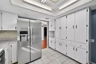 1902 SE 12th St, Cape Coral, FL 33990 - Photo 15