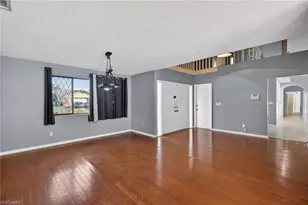 1902 SE 12th St, Cape Coral, FL 33990 - Photo 9