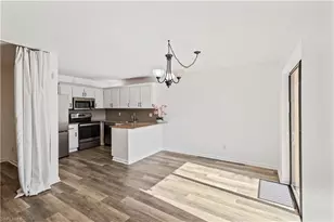 4001 Sandlewood Ln, Fort Myers, FL 33907 - Photo 5