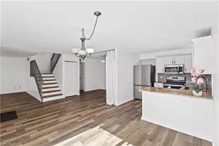 4001 Sandlewood Ln, Fort Myers, FL 33907 - Photo 3