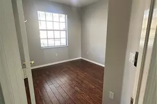 7350 Bristol Cir, Naples, FL 34120 - Photo 7