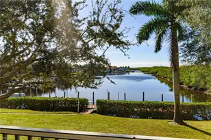 290 Newport Dr, Naples, FL 34114 - Photo 27