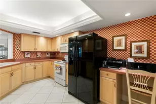 592 Beachwalk Cir, Naples, FL 34108 - Photo 5