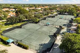 592 Beachwalk Cir, Naples, FL 34108 - Photo 29