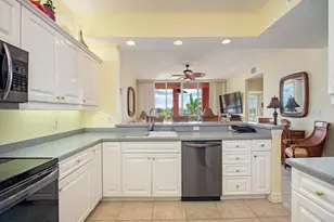 451 Bayfront Pl, Naples, FL 34102 - Photo 5