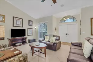 1287 Briarwood Ct, Naples, FL 34104 - Photo 9