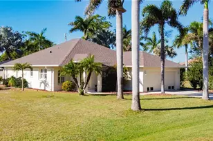 103 Wahoo Dr, Rotonda West, FL 33947 - Photo 1