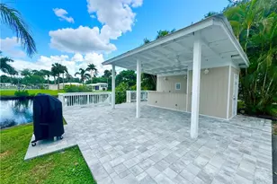 1252 Henderson Creek Dr, Naples, FL 34114 - Photo 3