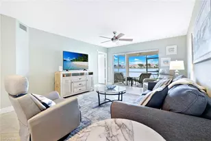 7818 Emerald Cir, Naples, FL 34109 - Photo 11