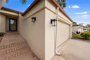 6106 Forest Villas Cir, Fort Myers, FL 33908 - Photo 3