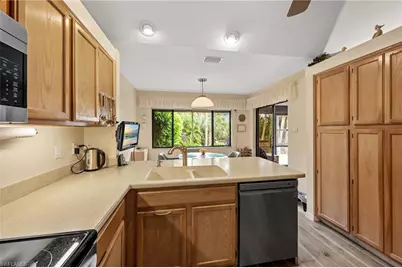 6106 Forest Villas Cir, Fort Myers, FL 33908 - Photo 27