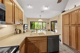 6106 Forest Villas Cir, Fort Myers, FL 33908 - Photo 27