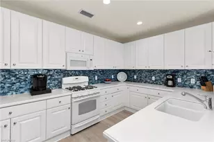 9205 Museo Cir, Naples, FL 34114 - Photo 5