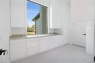 705 16th St NE, Naples, FL 34120 - Photo 5