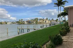 1910 Gulf Shore Blvd N, Naples, FL 34102 - Photo 7