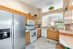 6140 Mandalay Cir, Naples, FL 34112 - Photo 11
