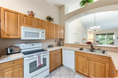 6140 Mandalay Cir, Naples, FL 34112 - Photo 13