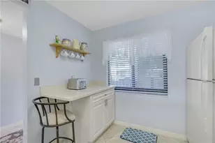 219 Fox Glen Dr, Naples, FL 34104 - Photo 11