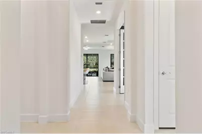 10494 Ventana Ln, Naples, FL 34120 - Photo 9