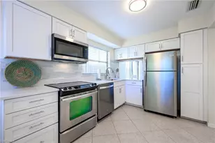 833 Reef Point Cir, Naples, FL 34108 - Photo 5