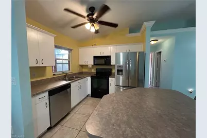 26 SW 19th Ln, Cape Coral, FL 33991 - Photo 3