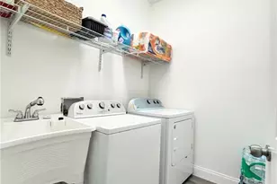 933 Oxford Ave S, Lehigh Acres, FL 33974 - Photo 13