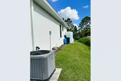 933 Oxford Ave S, Lehigh Acres, FL 33974 - Photo 15