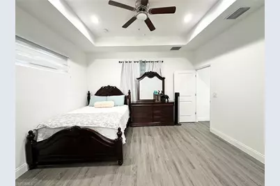 933 Oxford Ave S, Lehigh Acres, FL 33974 - Photo 7