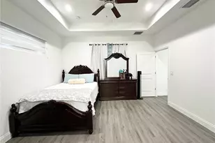 933 Oxford Ave S, Lehigh Acres, FL 33974 - Photo 7