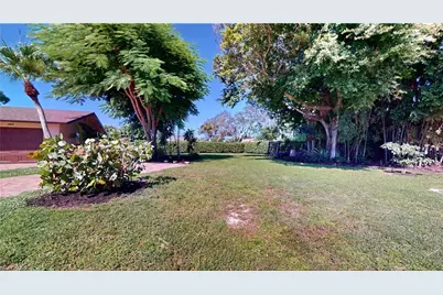 27514 Playa Del Rey Ln, Bonita Springs, FL 34135 - Photo 33