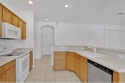 4863 Hampshire Ct #207, Naples, FL 34112 - Photo 9