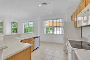 4863 Hampshire Ct, Naples, FL 34112 - Photo 7