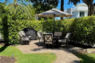 960 7th St S, Naples, FL 34102 - Photo 3