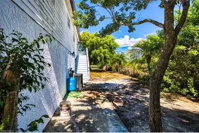 2727 48th St SW, Lehigh Acres, FL 33976 - Photo 25