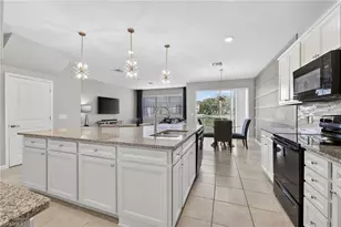 12617 Laurel Cove Dr, Fort Myers, FL 33913 - Photo 11